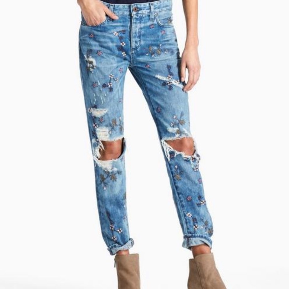 Adorable ripped lucky jeans